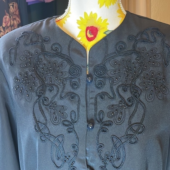 Ship ‘n Shore - Size 12 ~ Vintage Beaded Lightweight Office Blouse - Picture 7 of 10